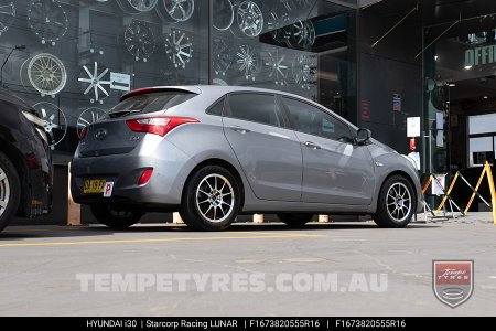 16x7.0 Starcorp Racing LUNAR on HYUNDAI i30