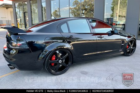 22x9.0 Walky Gloss Black on Holden Commodore VE