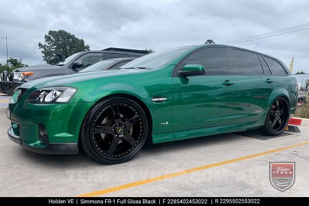 20x8.5 20x9.5 Simmons FR-1 Gloss Black on Holden Commodore VE