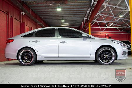 19x8.5 19x9.5 Simmons OM-1 Gloss Black on Hyundai Sonata