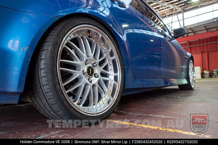 20x8.5 20x9.5 Simmons OM-1 Silver on Holden Commodore VE