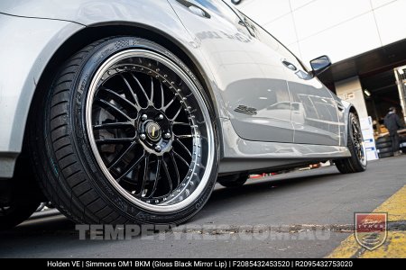 20x8.5 20x9.5 Simmons OM-1 Gloss Black on Holden Commodore VE