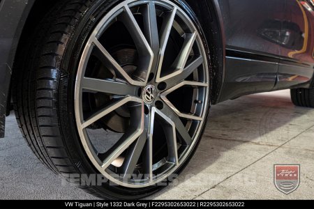 22x9.5 1332 AU1332 Dark Grey on VW Tiguan