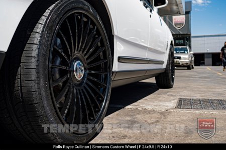 Custom Simmons Wheels on Roll Royce Cullinan