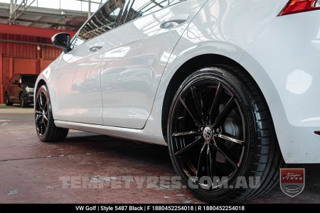 18x8.0 5487 Black  on VW Golf