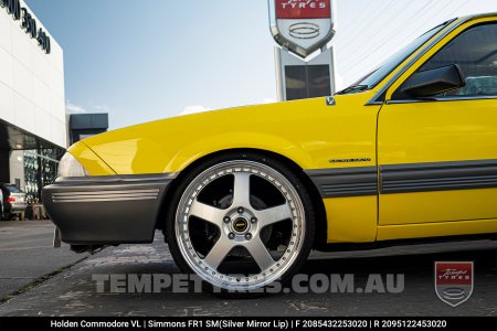 20x8.5 20x9.5 Simmons FR-1 Silver on Holden Commodore VL