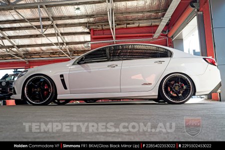 22x8.5 22x9.5 Simmons FR-1 Gloss Black Mirror Lip on Holden Commodore VF