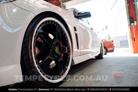 22x8.5 22x9.5 Simmons FR-1 Gloss Black Mirror Lip on Holden Commodore VF