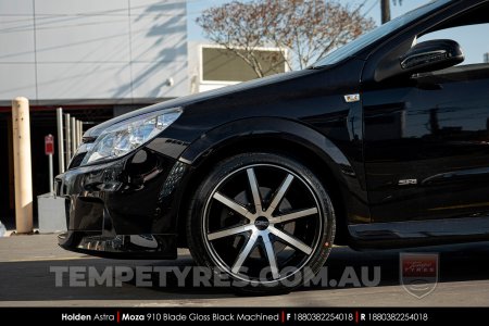 18x8.0 MOZA 910 Blade Gloss Black Machined on Holden Astra