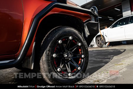 18x9.0 Grudge Offroad ARROW on Mitsubishi Triton