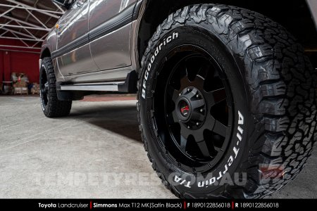 18x9.0 Simmons MAX T12 MK on Toyota Landcruiser