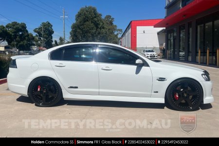 20x8.5 20x9.5 Simmons FR-1 Gloss Black on Holden Commodore SS