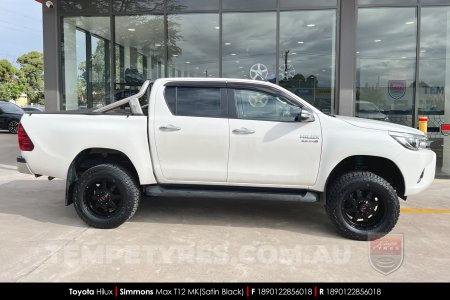 18x9.0 Simmons MAX T12 MK on Toyota Hilux SR5