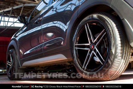 18x8.5 SC Racing TC02 Glossy Black Machined Face on Hyundai Tucson