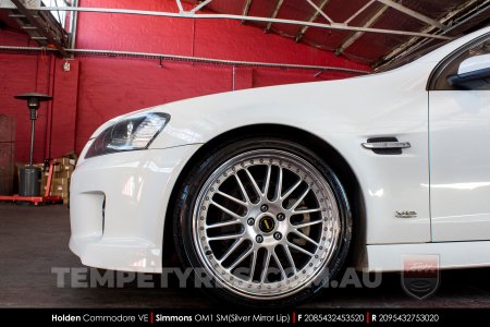 20x8.5 20x9.5 Simmons OM-1 Silver on Holden Commodore VE