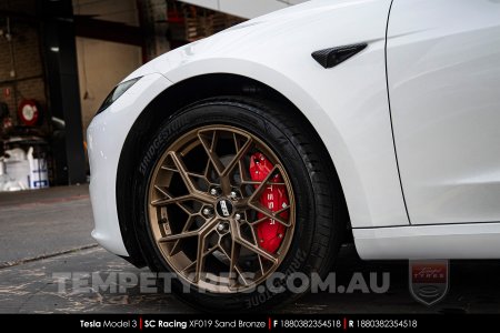 18x8.0 SC Racing XF019 Sand Bronze on Tesla Model 3