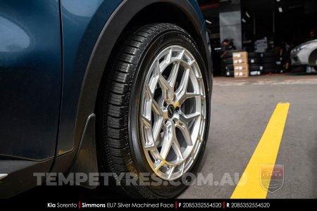 20x8.5 Simmons EU7 Silver Machined Face on Kia Sorento