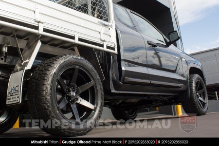 20x9.5 Grudge Offroad PRIME on Mitsubishi Triton
