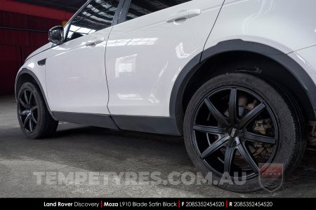 20x8.5 MOZA 910 Blade Satin Black on Land Rover Discovery
