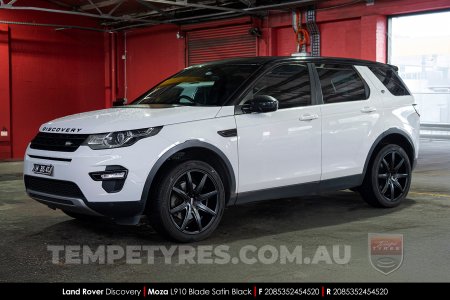 20x8.5 MOZA 910 Blade Satin Black on Land Rover Discovery