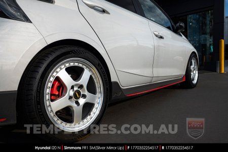 17x7.0 17x8.5 Simmons FR-1 Silver on Hyundai i20