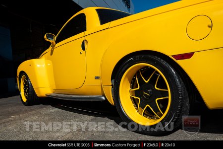 Custom Simmons Wheels on Chevrolet SSR