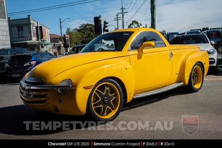 Custom Simmons Wheels on Chevrolet SSR
