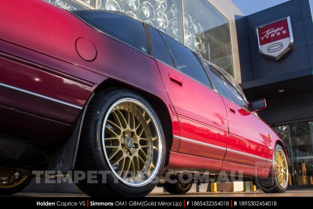 18x8.5 Simmons OM-1 Gold on Holden Caprice