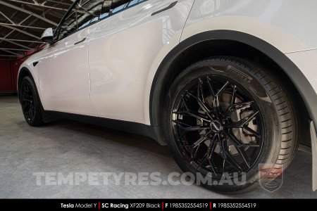 19x8.5 SC Racing XF209 Black on Tesla Model Y