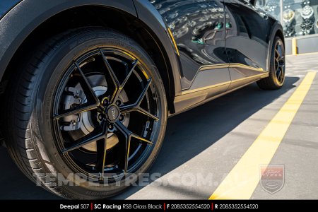 20x8.5 SC Racing RS8 Gloss Black on Deepal S07
