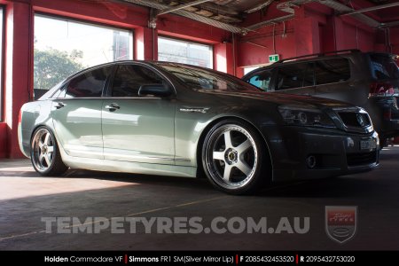 20x8.5 20x9.5 Simmons FR-1 Silver on Holden Commodore VF