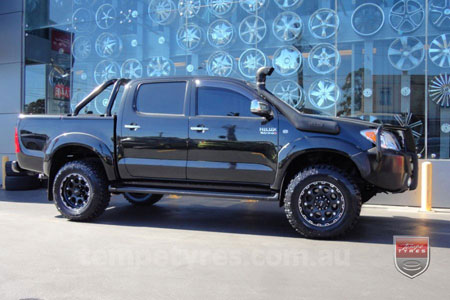 17x9.0 Ballistic Enigma on TOYOTA HILUX SR5