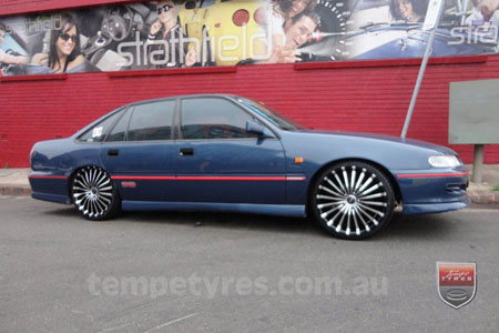 20x8.5 Panther Spline on HOLDEN COMMODORE
