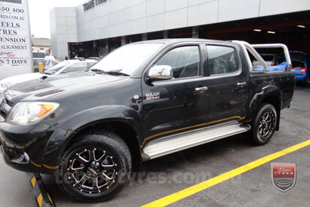  on TOYOTA HILUX SR5