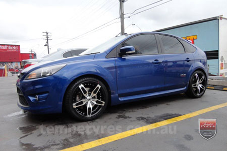 18x7.5 Giovinco G-05 on FORD FOCUS