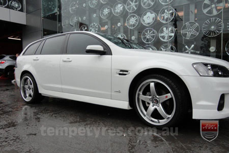 10x7.0 Starcorp E Series on HOLDEN COMMODORE VE