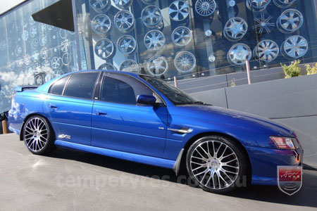 10x7.0 Starcorp E Series on HOLDEN COMMODORE