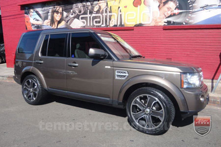 20x9.5 Style5932 Gunmetal on LAND ROVER DISCOVERY