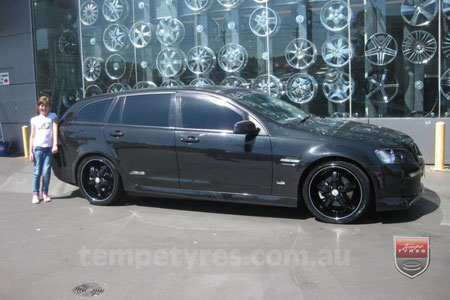 20x8.5 Incubus Raven on HOLDEN COMMODORE VE