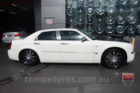 20x8.5 Lenso Symphony - BKQ on CHRYSLER 300C