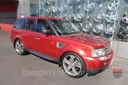 22x9.5 Style5932 Gunmetal on RANGE ROVER SPORT