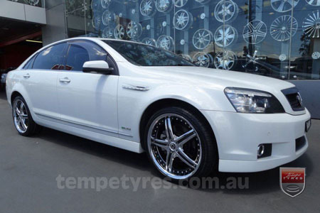 20x8.5 Giovinco Legacy Chrome on HOLDEN COMMODORE