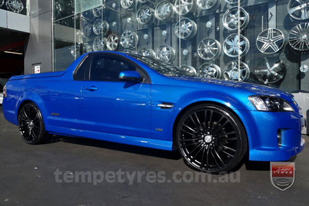 22x9.5 Lenso Como Black on HOLDEN COMMODORE VE