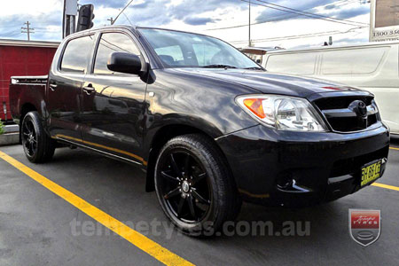 18x8.0 Incubus Zenith - FB on TOYOTA HILUX