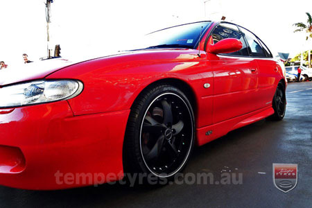 18x8.0 Menzari Viaggio on HOLDEN COMMODORE