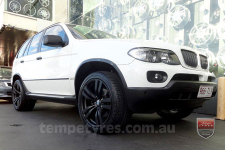 20x10 20x11 E70 M on BMW X5 