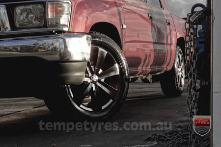 16x7.0 Incubus RS Flawless 0450 on TOYOTA HILUX