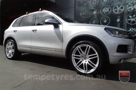 22x9.5 Style201 Silver on AUDI Q7