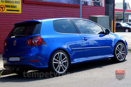 18x7.5 Fox R5 Gunmetal on VW GOLF