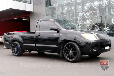 18x8.0 Incubus Zenith - FB on TOYOTA HILUX